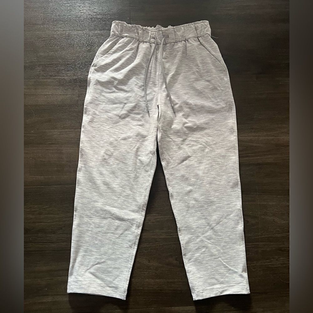 Lululemon Grey Cropped Patterned Sweatpants - Picture 1 of 6